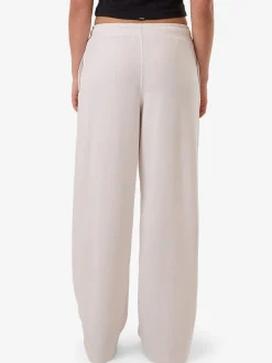 Hot Thrills Navigate Track Pant - Chalk